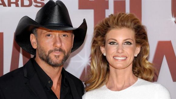 Tim McGraw & Faith Hill at Gila River Arena