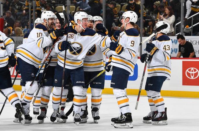 Arizona Coyotes vs. Buffalo Sabres at Gila River Arena